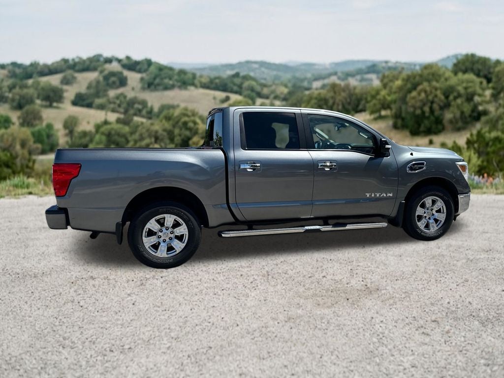 2017 Nissan Titan SV