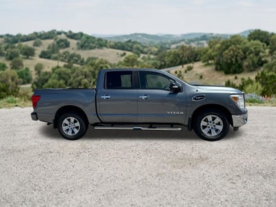 2017 Nissan Titan SV