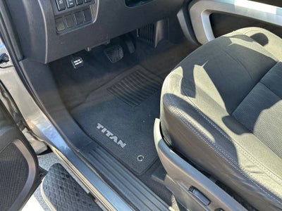 2017 Nissan Titan SV