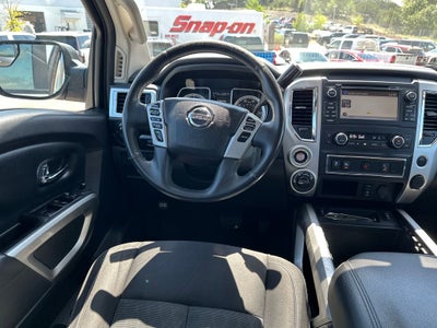 2017 Nissan Titan SV