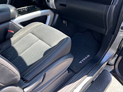 2017 Nissan Titan SV