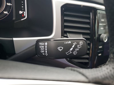 2023 Volkswagen Atlas Cross Sport 3.6L V6 SEL Premium R-Line