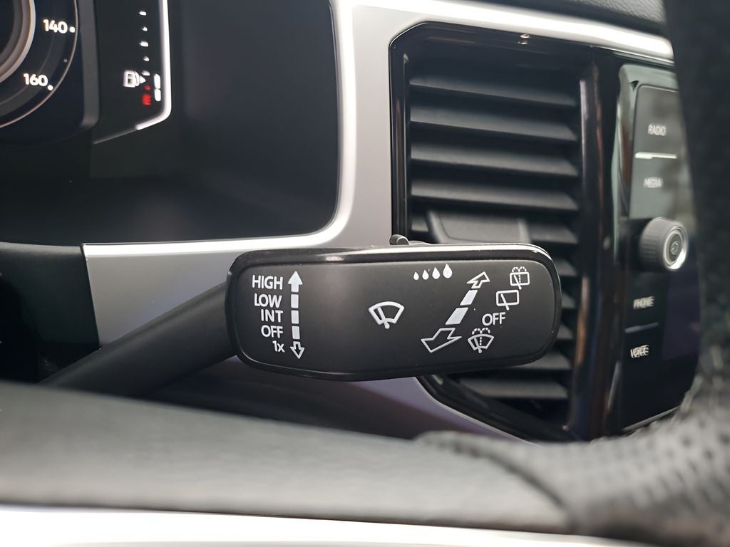 2023 Volkswagen Atlas Cross Sport 3.6L V6 SEL Premium R-Line