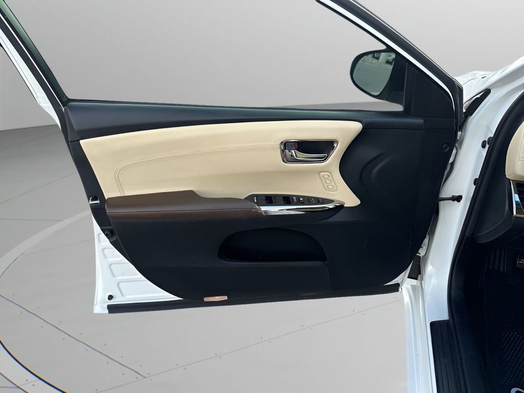 2015 Toyota Avalon Hybrid XLE Touring