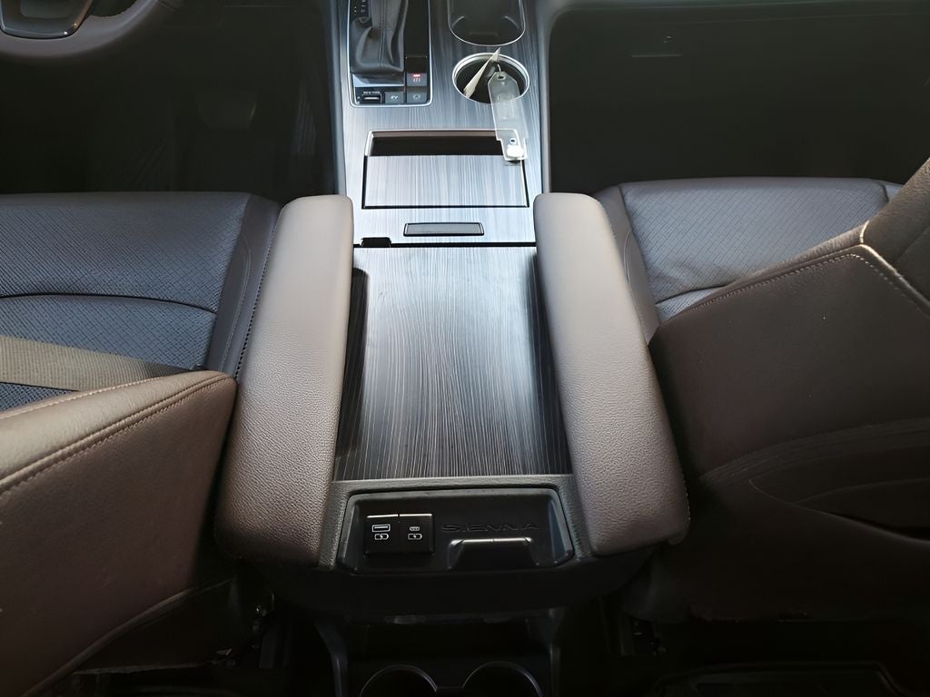 2023 Toyota Sienna Platinum 7 Passenger