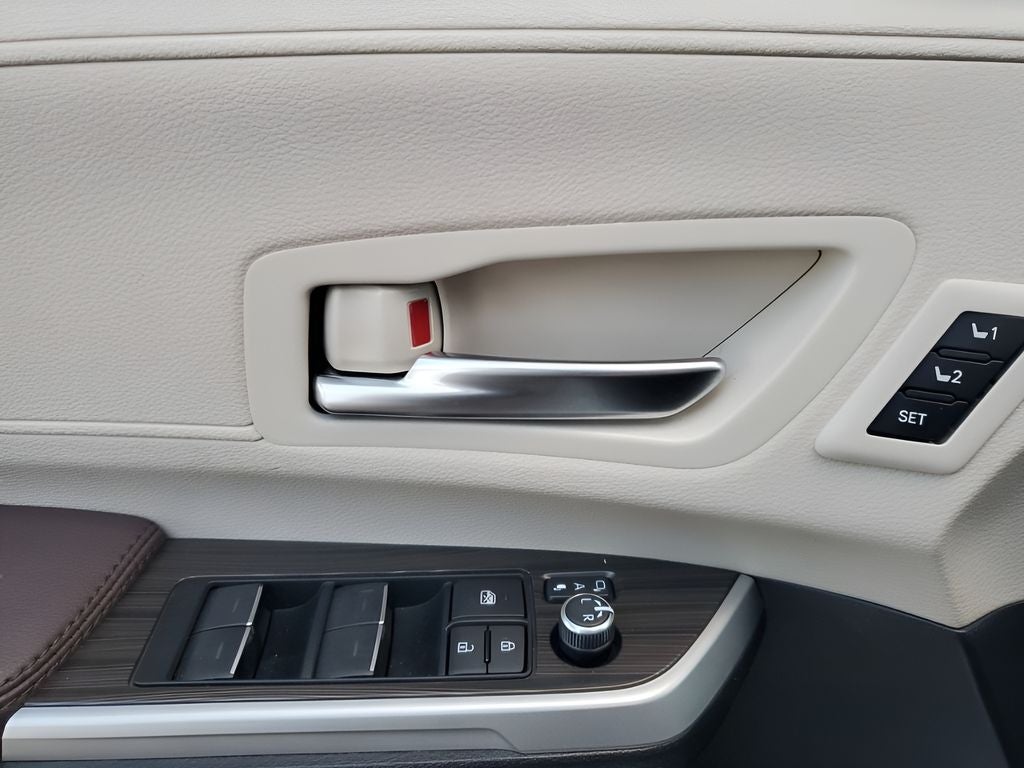 2023 Toyota Sienna Platinum 7 Passenger