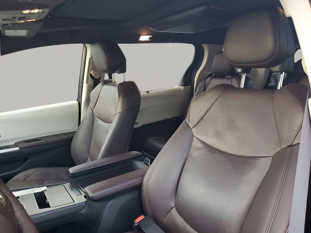 2023 Toyota Sienna Platinum 7 Passenger