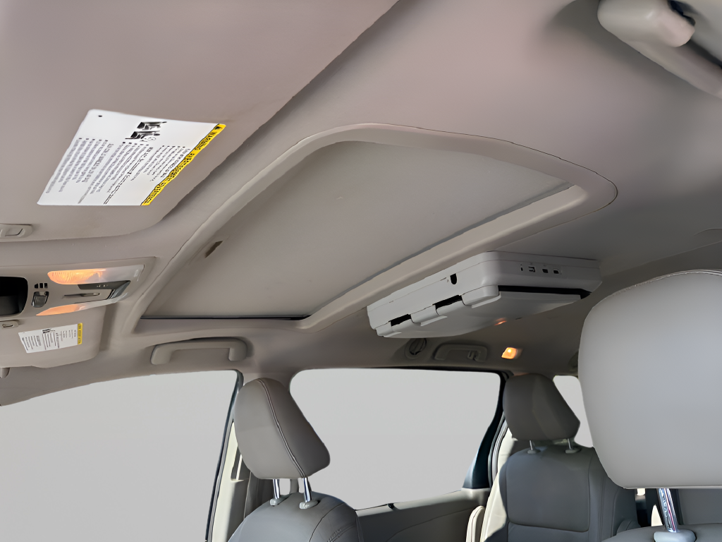 2017 Toyota Sienna XLE 8 Passenger