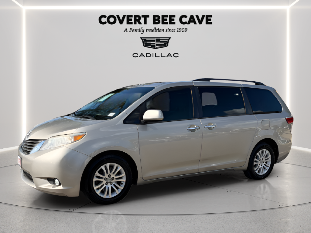2017 Toyota Sienna XLE 8 Passenger