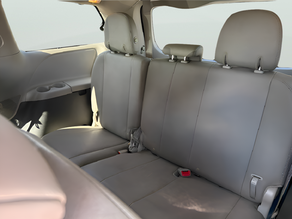 2017 Toyota Sienna XLE 8 Passenger