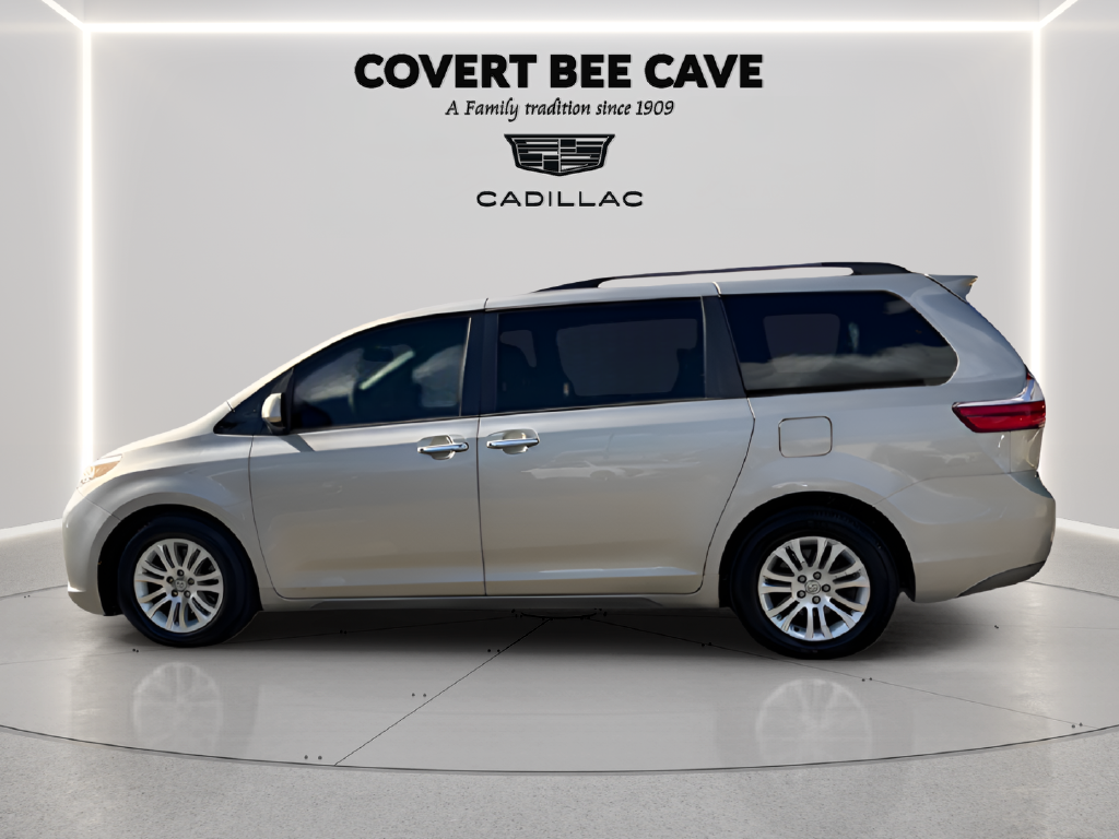 2017 Toyota Sienna XLE 8 Passenger