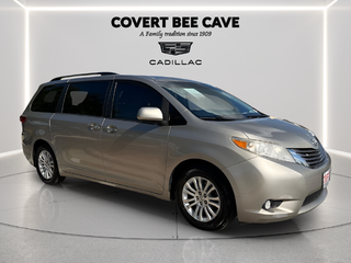 2017 Toyota Sienna XLE 8 Passenger