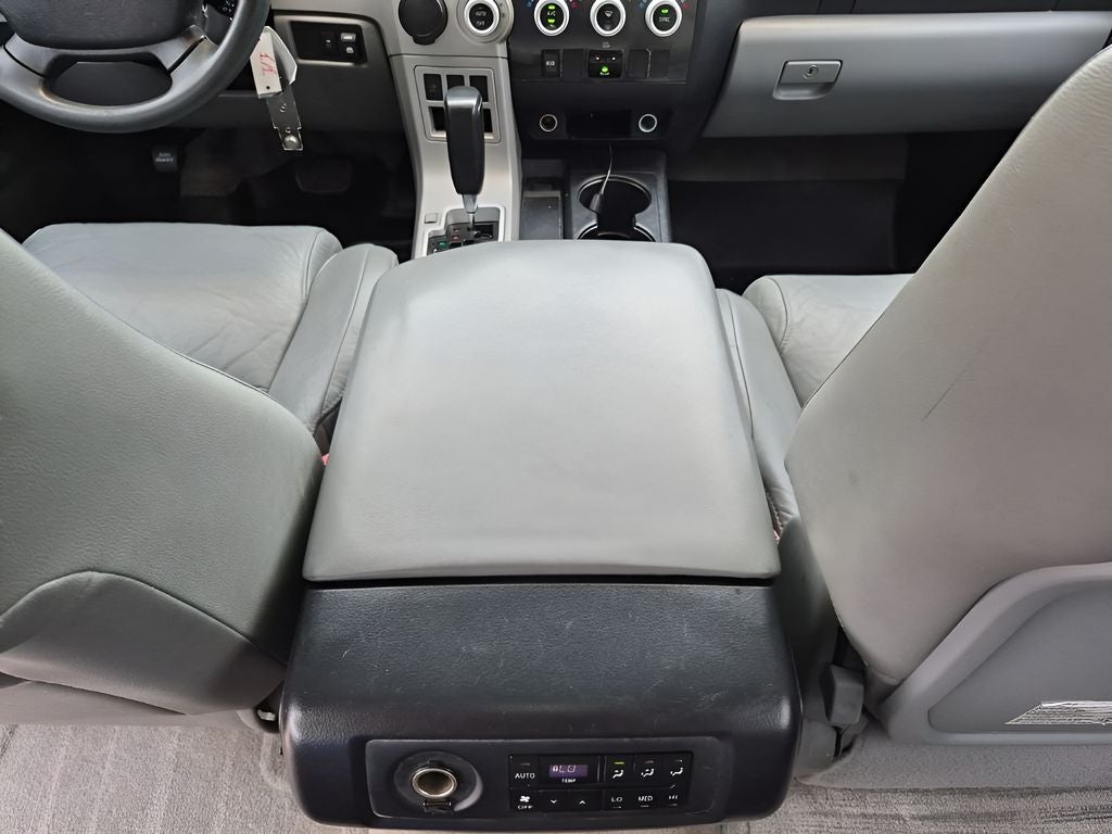 2008 Toyota Sequoia SR5 5.7L