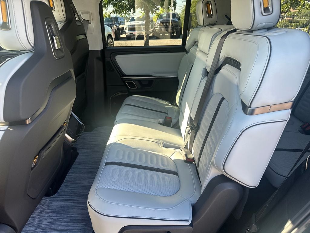 2024 Rivian R1S Adventure