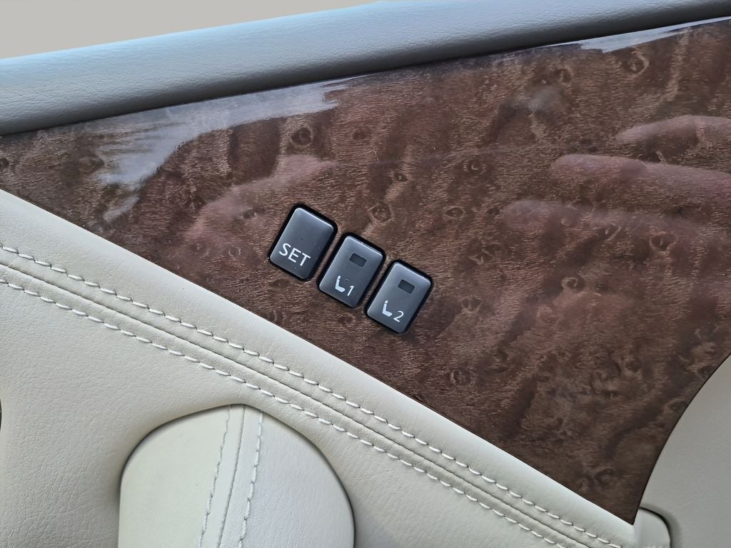 2016 INFINITI QX80 Base