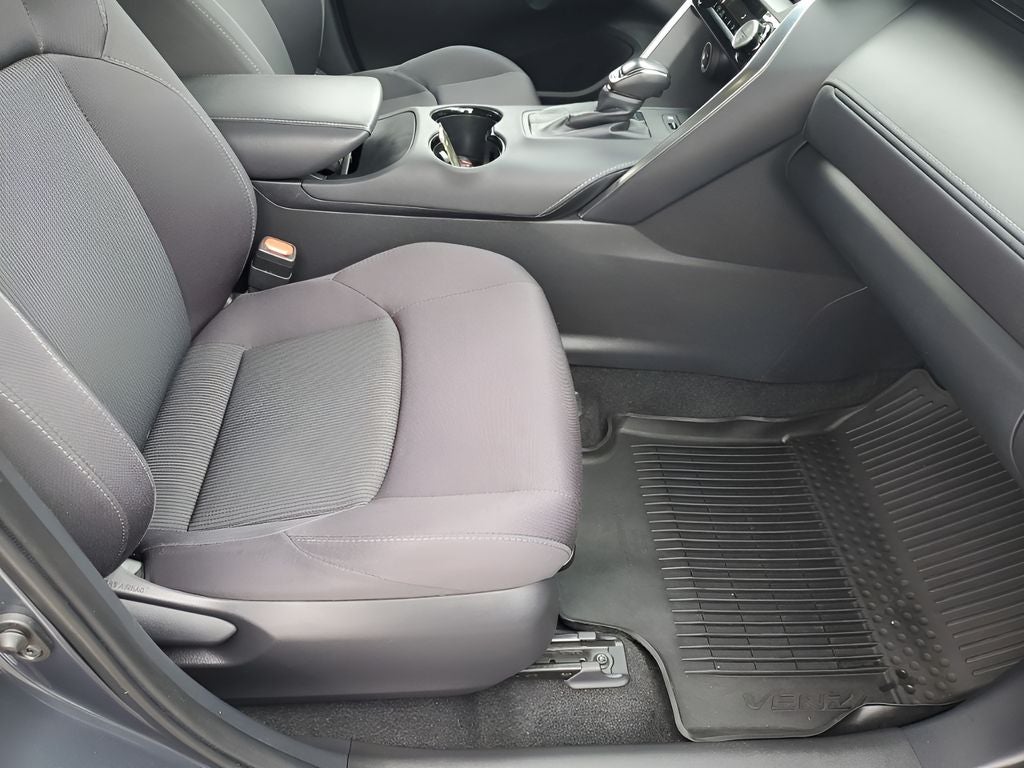 2024 Toyota Venza LE