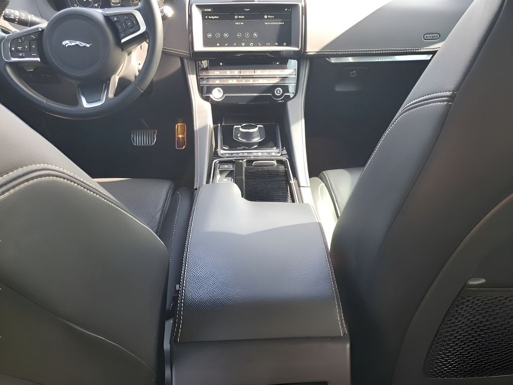 2020 Jaguar F-PACE 25t Checkered Flag