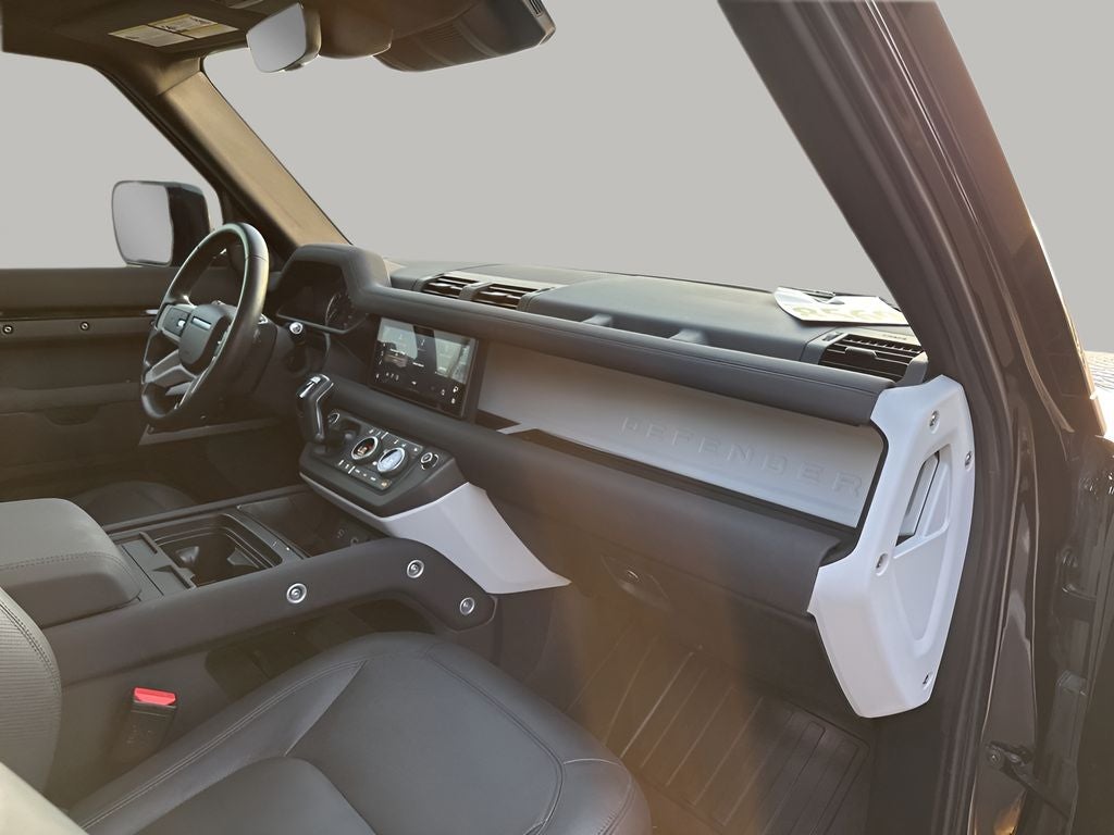 2023 Land Rover Defender 110 SE