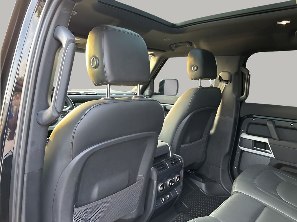 2023 Land Rover Defender 110 SE