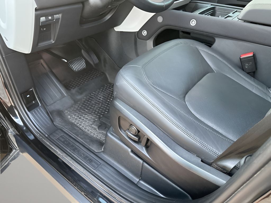 2023 Land Rover Defender 110 SE