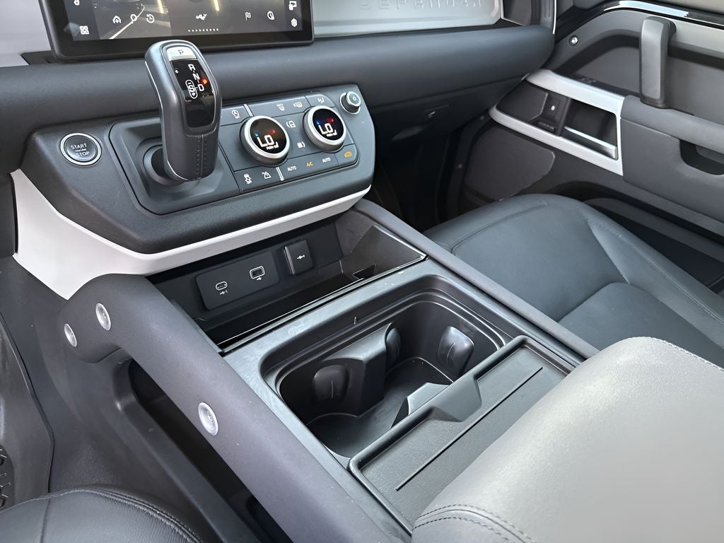 2023 Land Rover Defender 110 SE