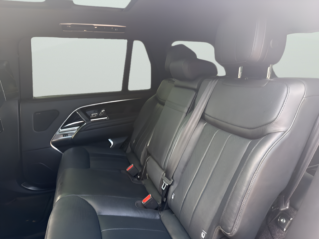 2023 Land Rover Range Rover SE LWB