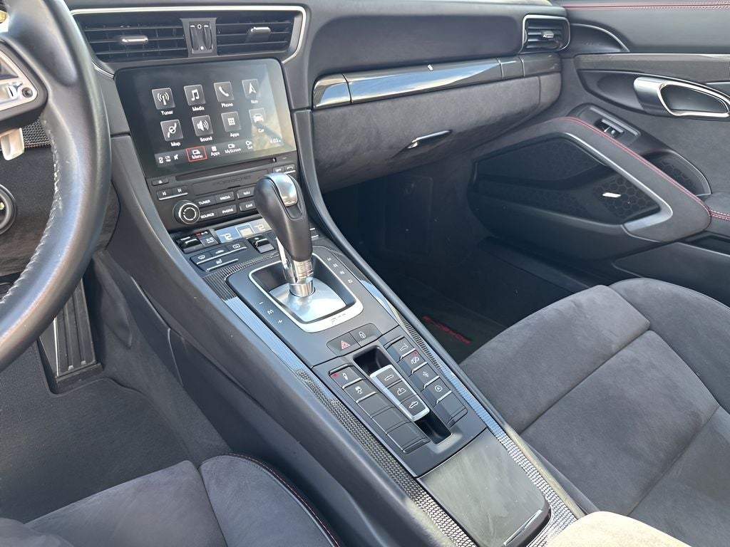 2017 Porsche 911 Carrera 4 GTS