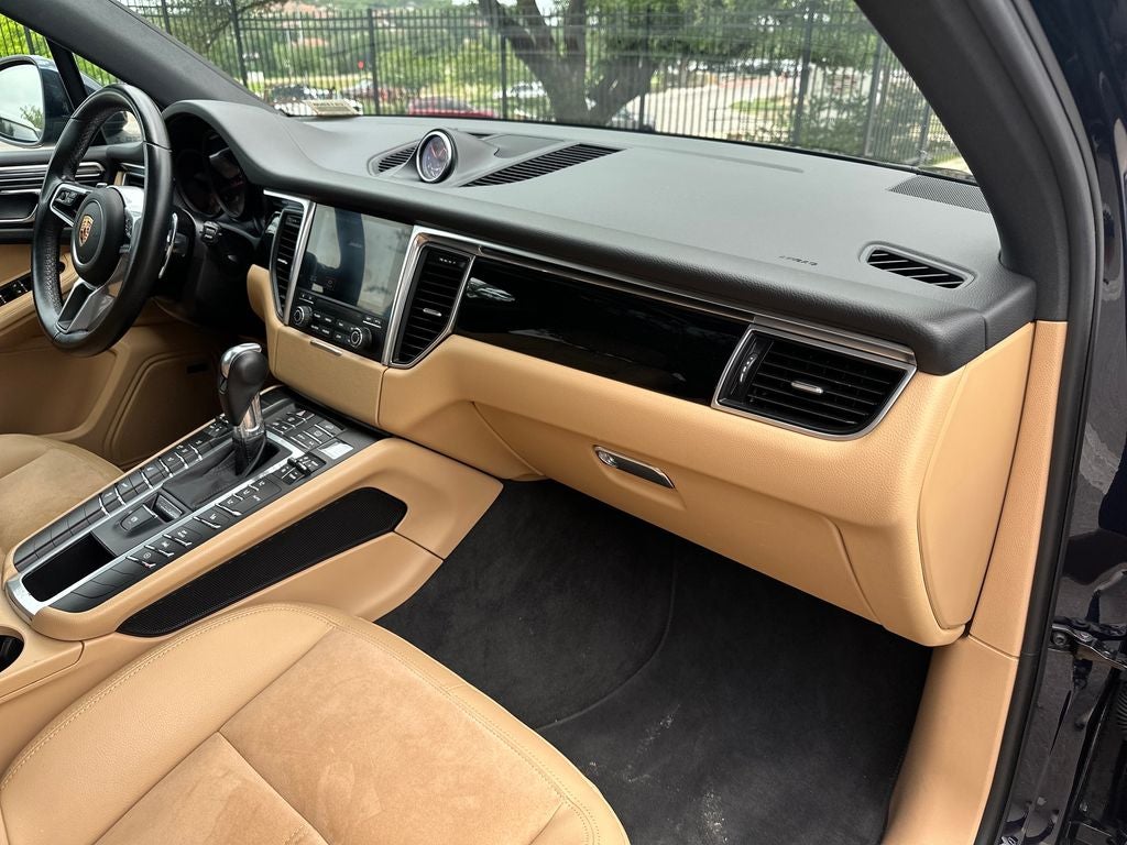 2018 Porsche Macan Base