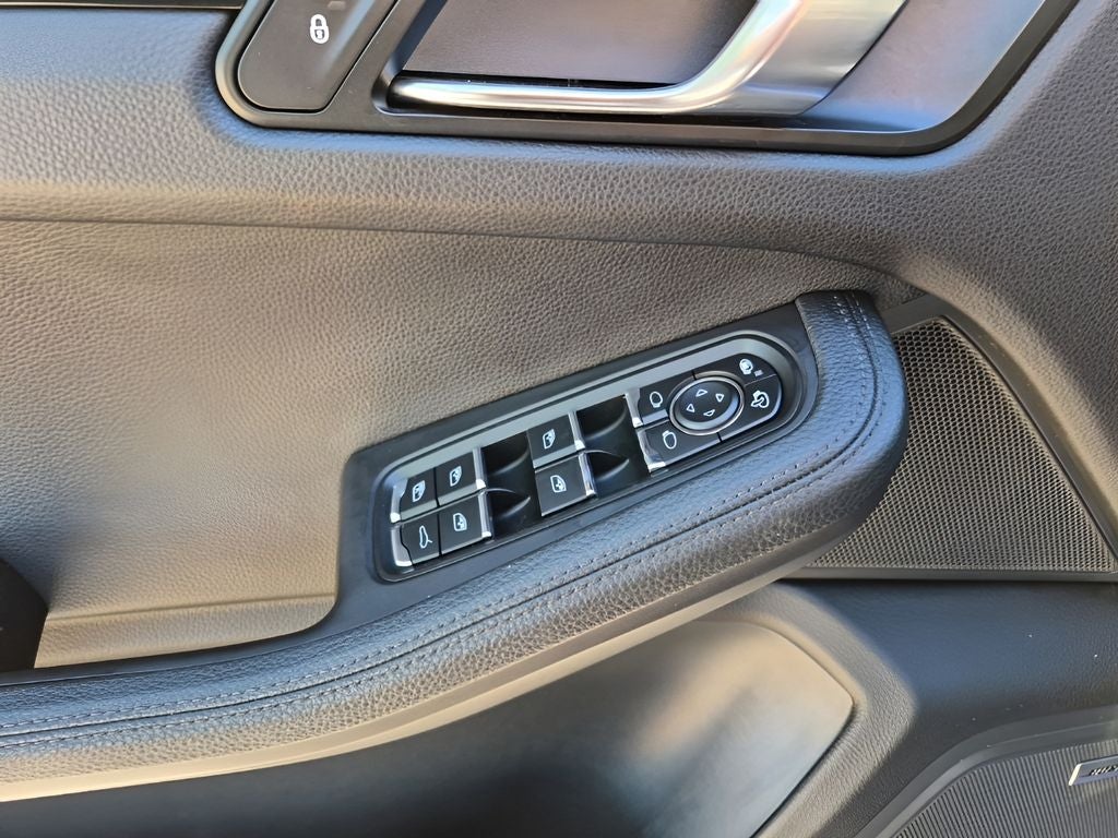 2018 Porsche Macan Sport Edition