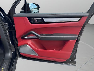 2023 Porsche Cayenne E-Hybrid Turbo S