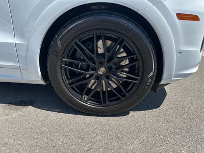 2025 Porsche Cayenne E-Hybrid Turbo