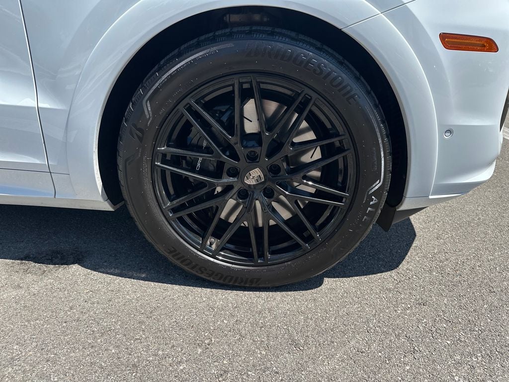 2025 Porsche Cayenne E-Hybrid Turbo