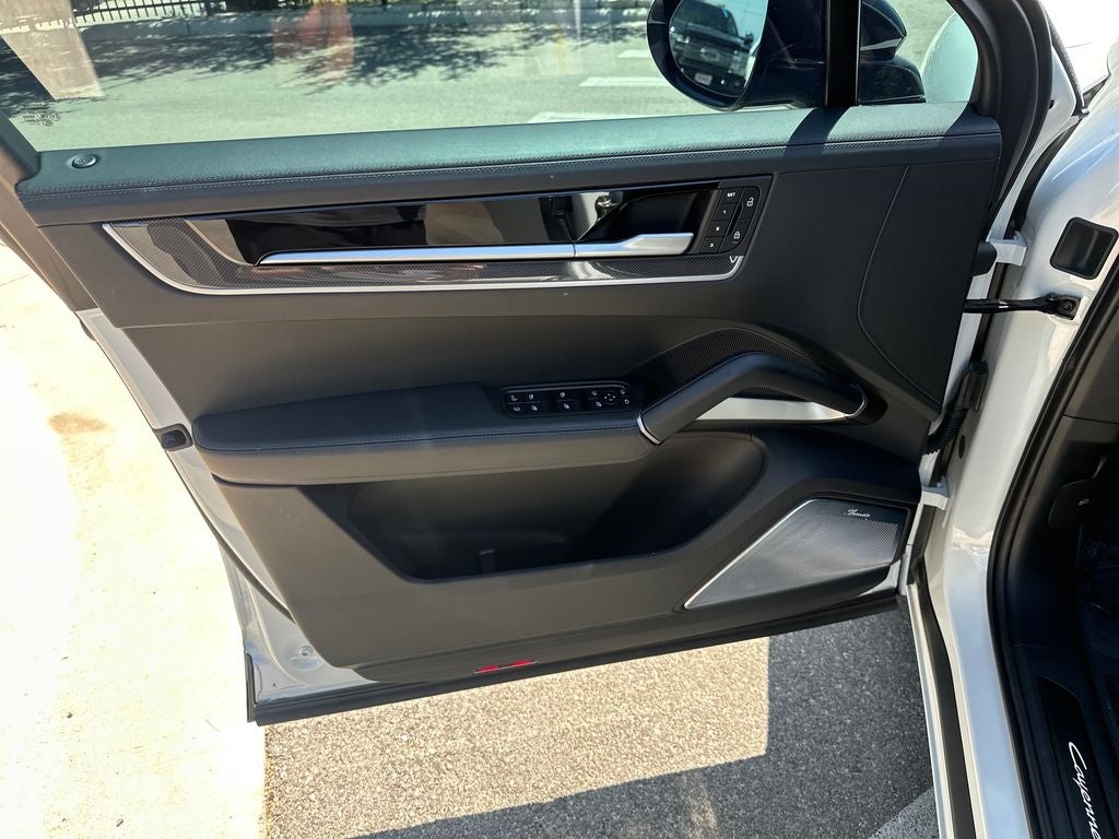2025 Porsche Cayenne E-Hybrid Turbo