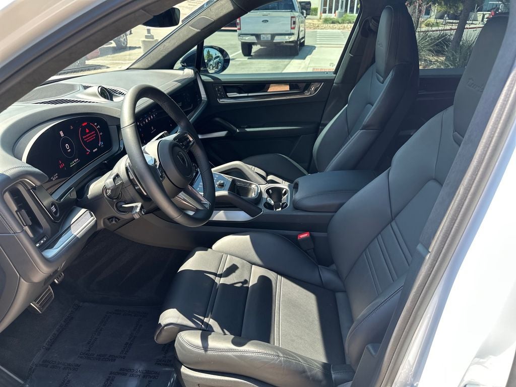 2025 Porsche Cayenne E-Hybrid Turbo