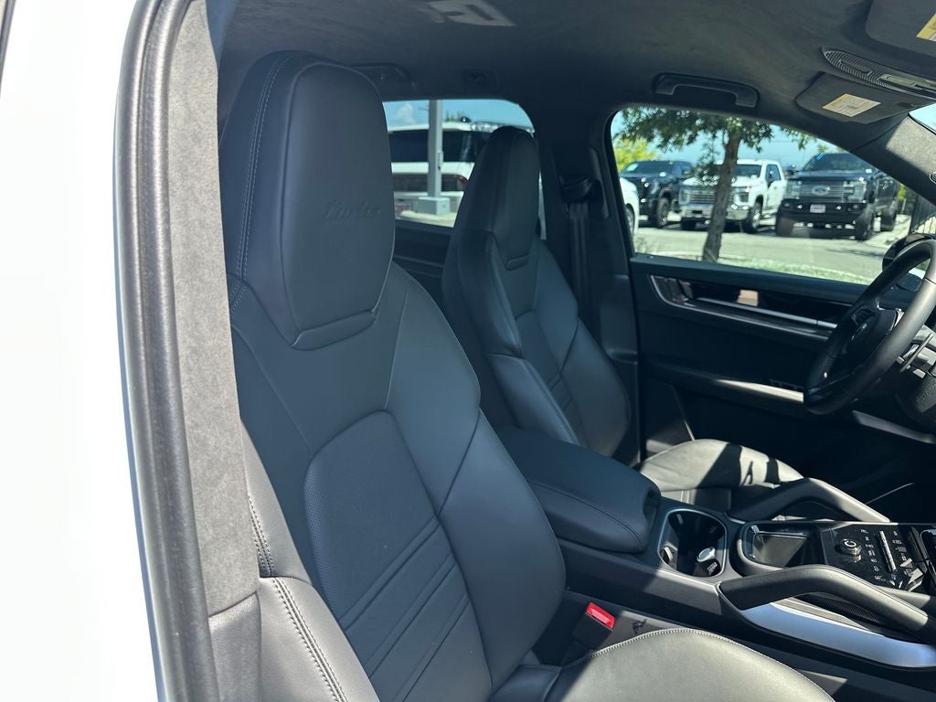 2025 Porsche Cayenne E-Hybrid Turbo