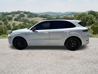 2025 Porsche Cayenne E-Hybrid Turbo