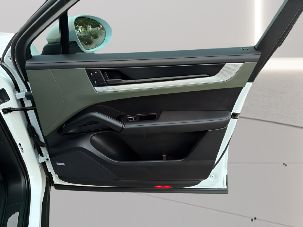 2024 Porsche Cayenne Coupe Base