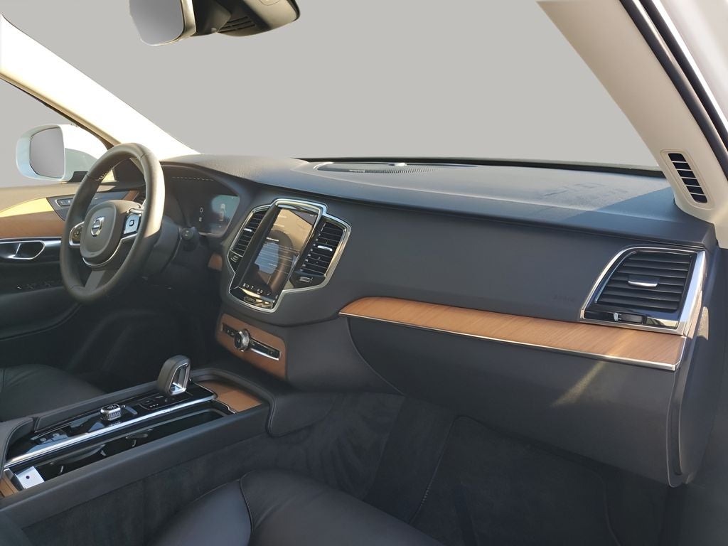 2024 Volvo XC90 B6 Plus Bright Theme 6-Seater