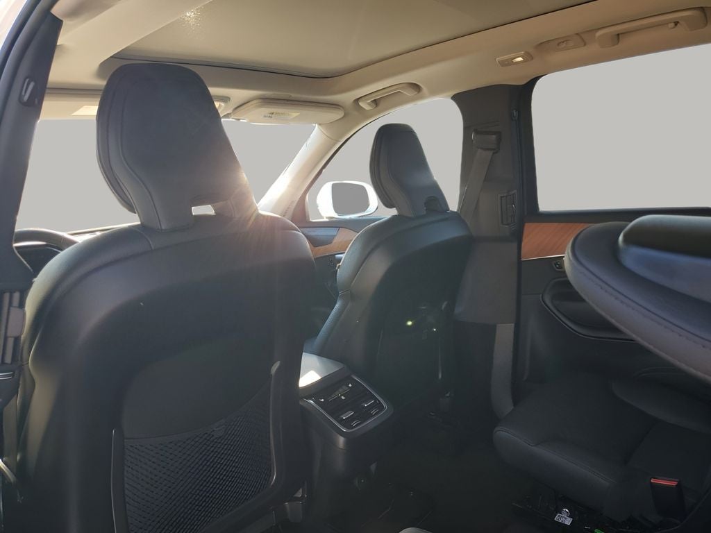 2024 Volvo XC90 B6 Plus Bright Theme 6-Seater