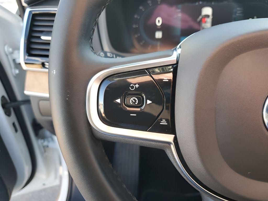 2024 Volvo XC90 B6 Plus Bright Theme 6-Seater