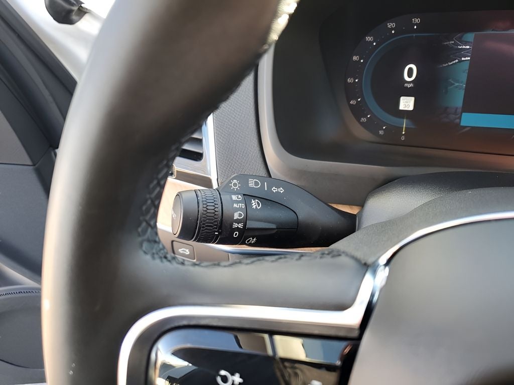 2024 Volvo XC90 B6 Plus Bright Theme 6-Seater