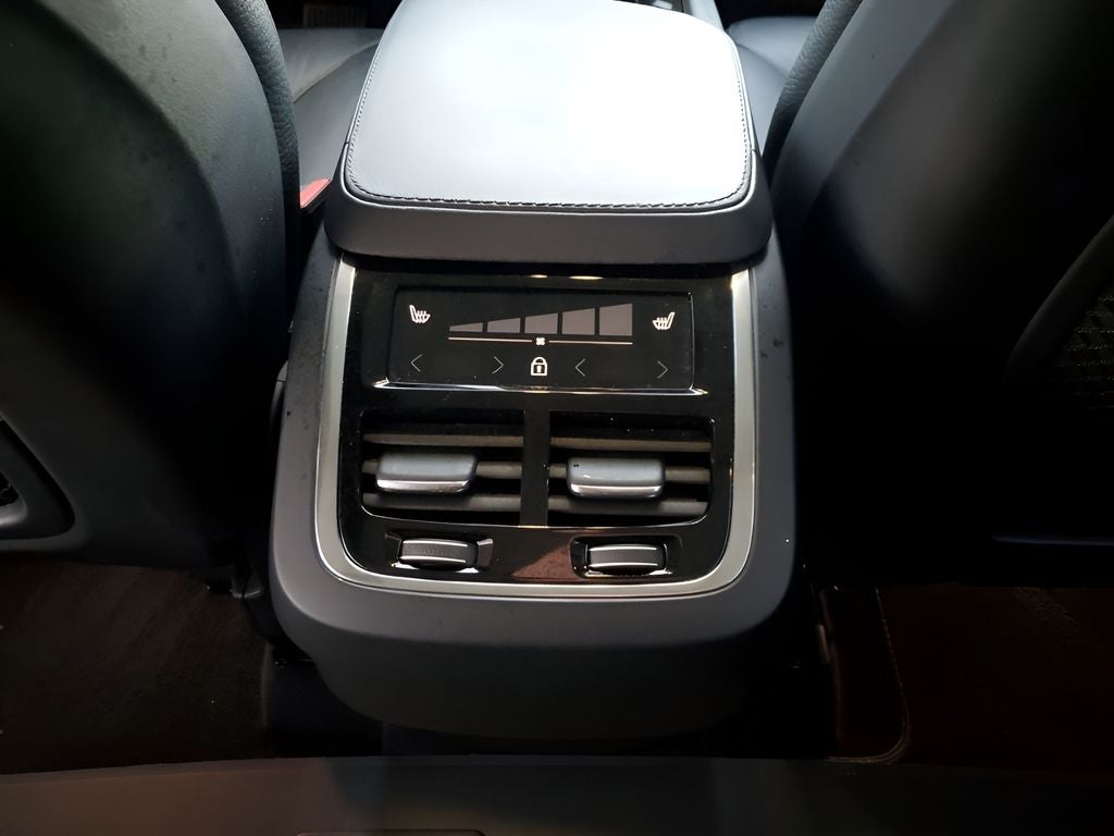 2023 Volvo XC90 B6 Plus 7-Seater