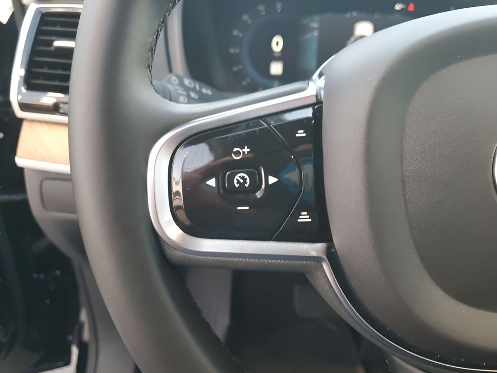 2023 Volvo XC90 B6 Plus 7-Seater