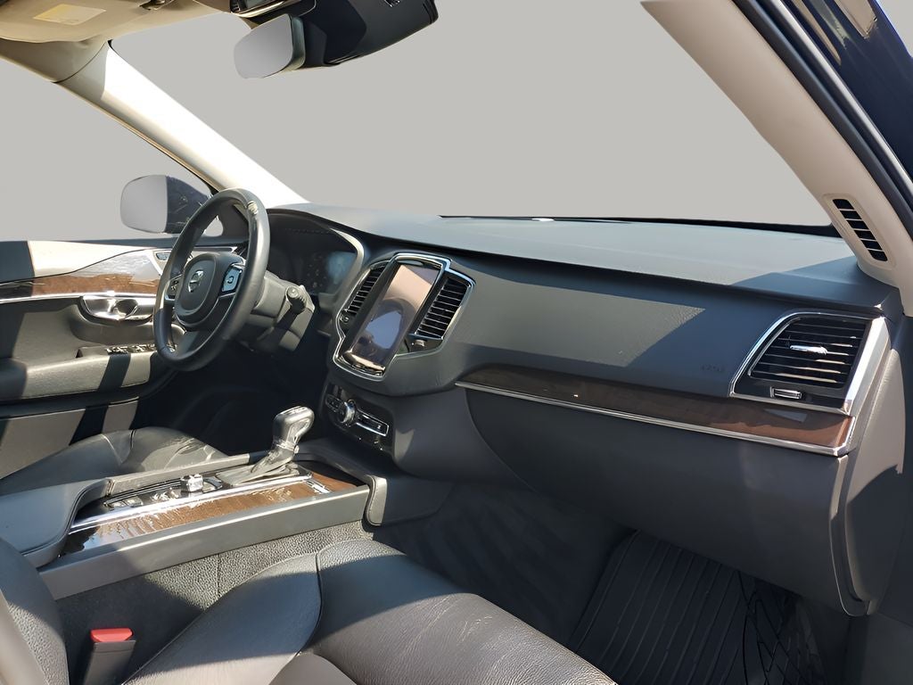 2017 Volvo XC90 T5 Momentum