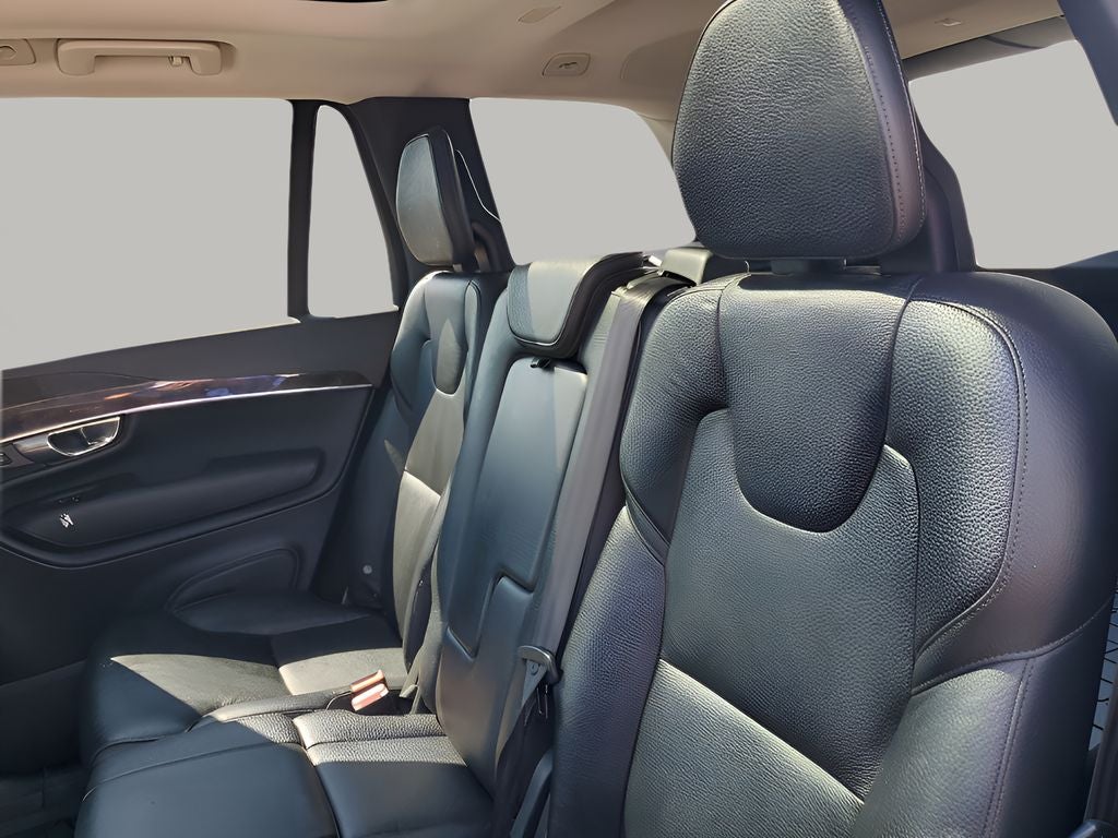 2017 Volvo XC90 T5 Momentum