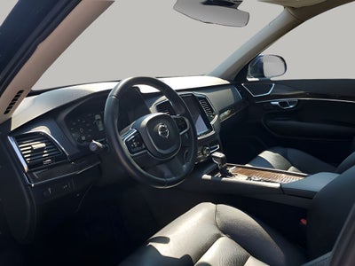 2017 Volvo XC90 T5 Momentum