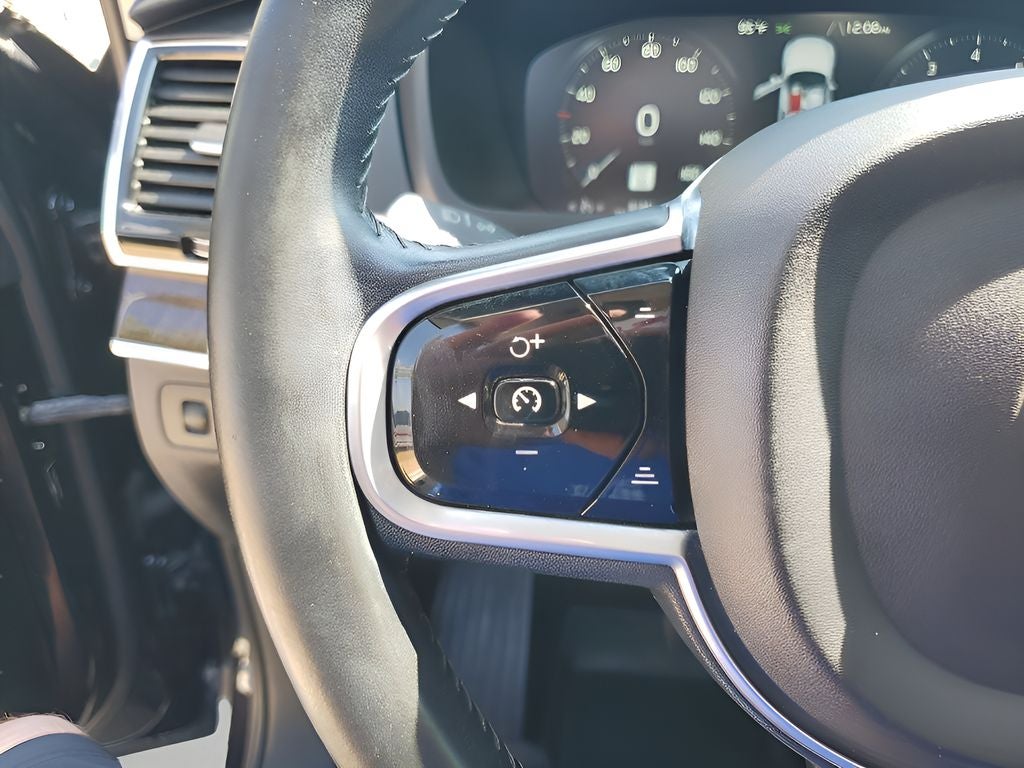 2017 Volvo XC90 T5 Momentum