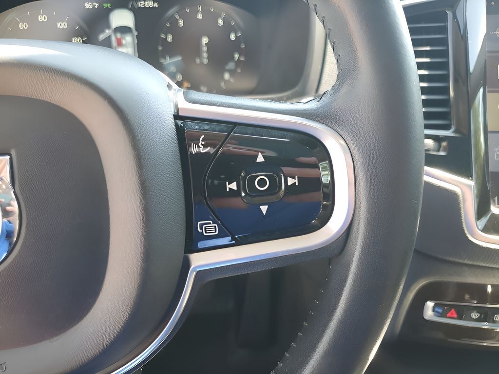 2017 Volvo XC90 T5 Momentum