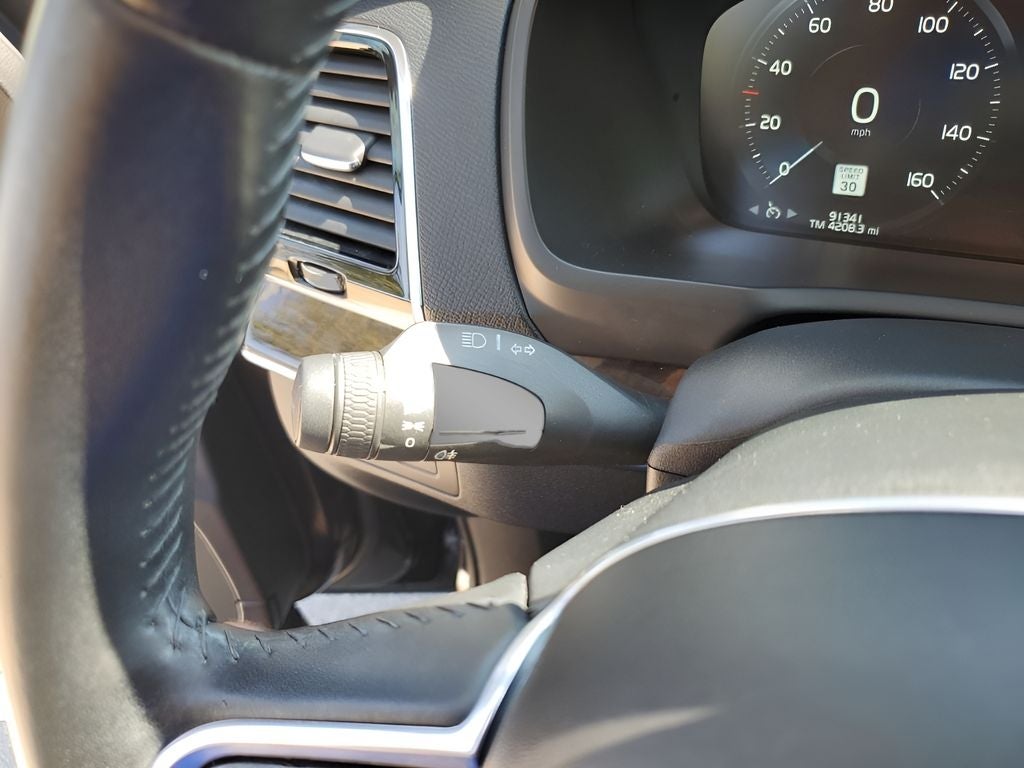 2017 Volvo XC90 T5 Momentum