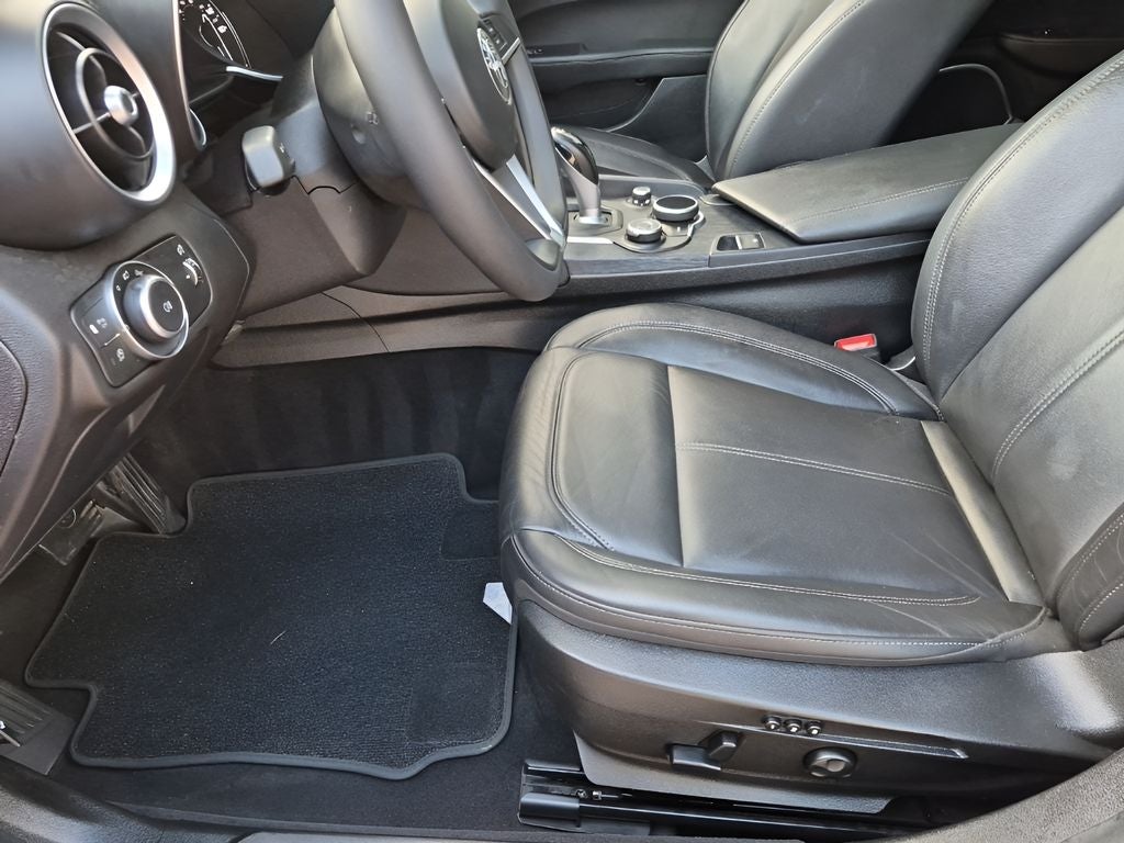 2019 Alfa Romeo Giulia Base